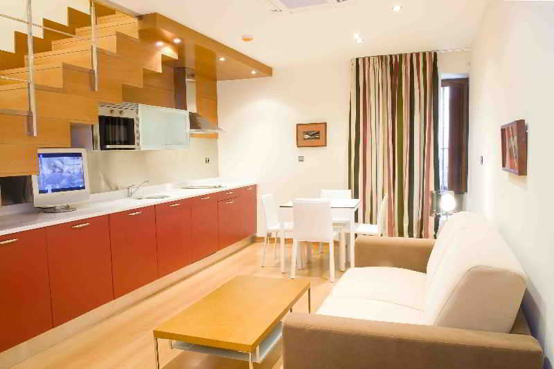 Apartamentos Maria Luisa บูร์โกส ภายนอก รูปภาพ