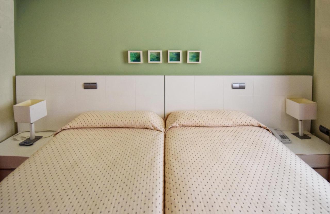 Apartamentos Maria Luisa บูร์โกส ภายนอก รูปภาพ