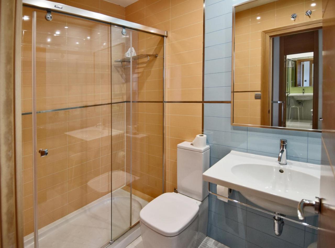 Apartamentos Maria Luisa บูร์โกส ภายนอก รูปภาพ